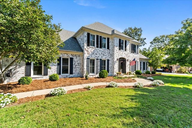 1802 Somerset Dr, Murfreesboro, TN 37129