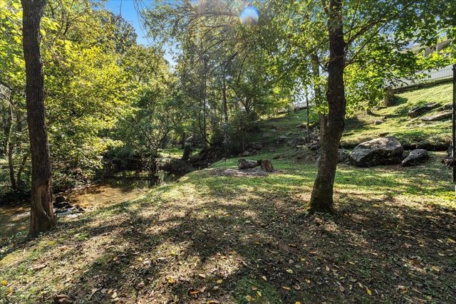 1802 Somerset Dr, Murfreesboro, TN 37129