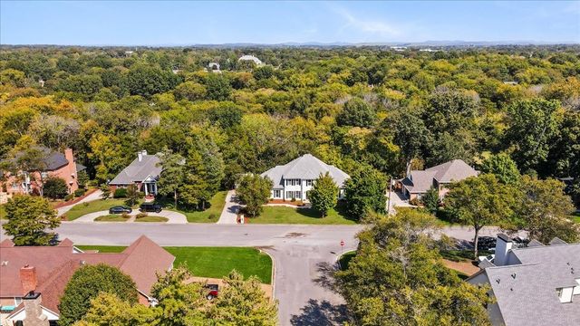 1802 Somerset Dr, Murfreesboro, TN 37129