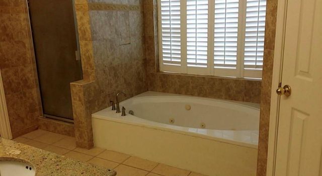 3518 Shadow Bluff Court, Houston, TX 77082