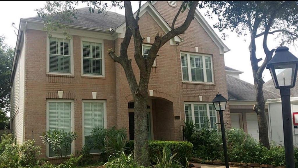 3518 Shadow Bluff Court, Houston, TX 77082