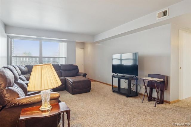 61049 Greenwood Drive, South Lyon, MI 48178