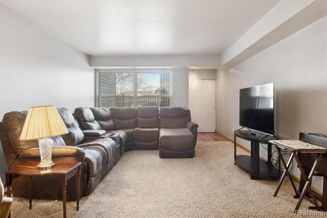 61049 Greenwood Drive, South Lyon, MI 48178