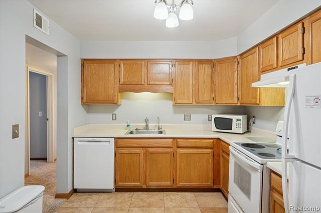 61049 Greenwood Drive, South Lyon, MI 48178