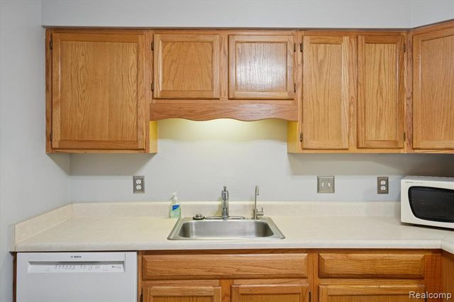 61049 Greenwood Drive, South Lyon, MI 48178