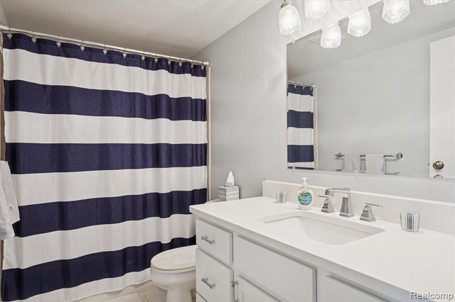 61049 Greenwood Drive, South Lyon, MI 48178