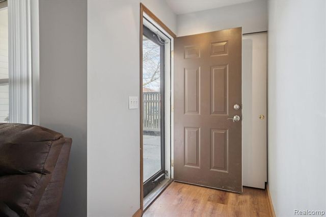 61049 Greenwood Drive, South Lyon, MI 48178