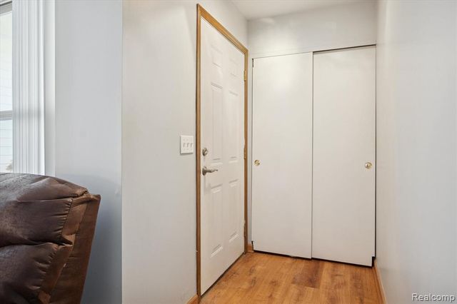 61049 Greenwood Drive, South Lyon, MI 48178