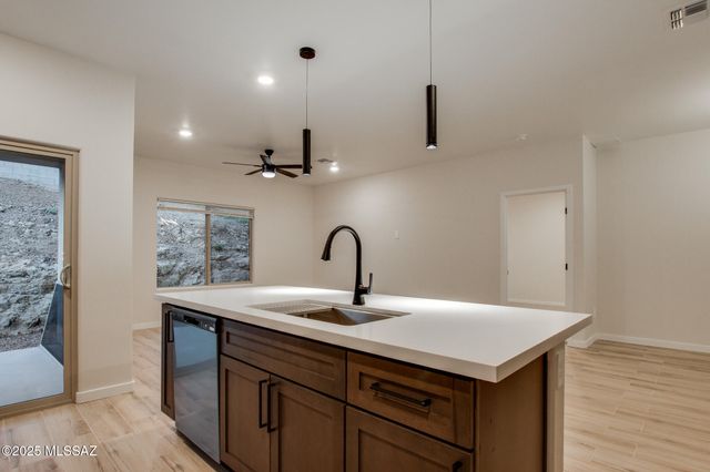 3272 W Athenee Court, Tucson, AZ 85746