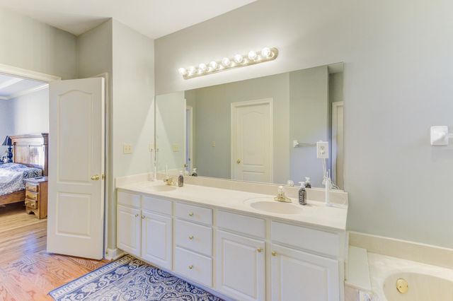 219 NORTHCROSS PL W, Collierville, TN 38017