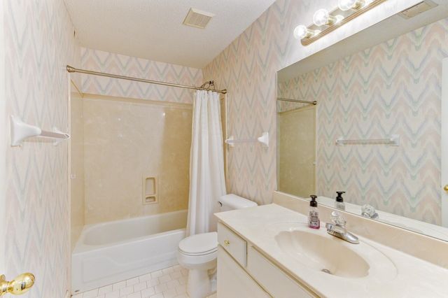 219 NORTHCROSS PL W, Collierville, TN 38017