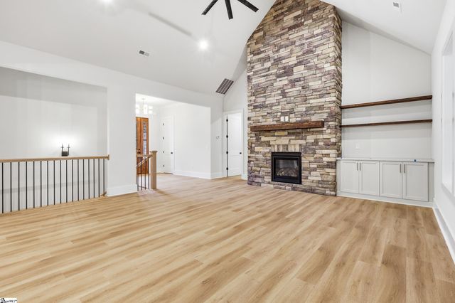 548 Verdae Drive, Spartanburg, SC 29301