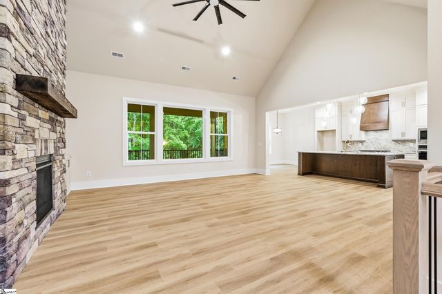 548 Verdae Drive, Spartanburg, SC 29301