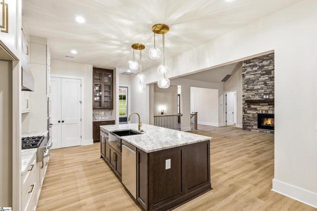 548 Verdae Drive, Spartanburg, SC 29301