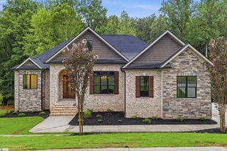 548 Verdae Drive, Spartanburg, SC 29301