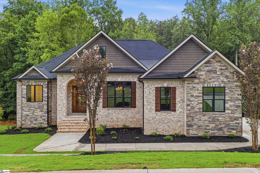 548 Verdae Drive, Spartanburg, SC 29301