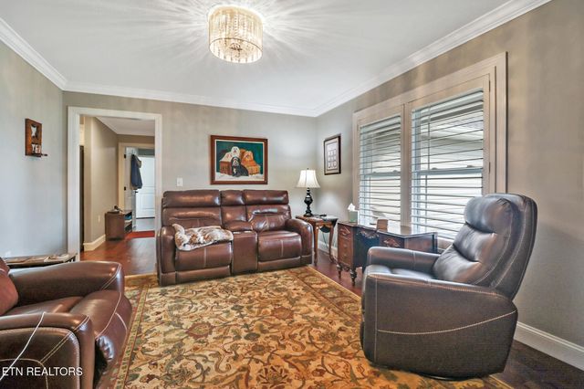 51 W Creek Drive, Crossville, TN 38572