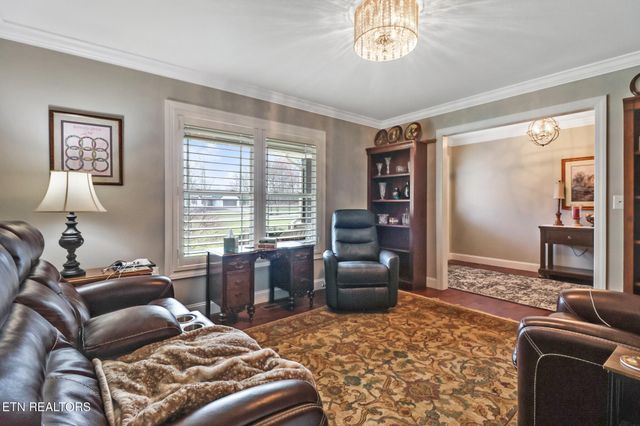 51 W Creek Drive, Crossville, TN 38572