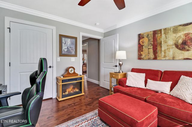 51 W Creek Drive, Crossville, TN 38572