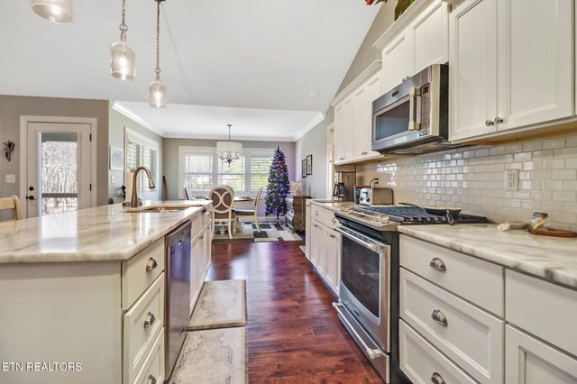 51 W Creek Drive, Crossville, TN 38572