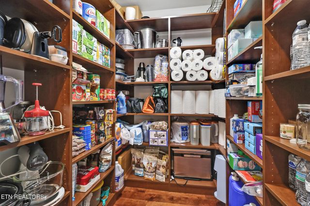 51 W Creek Drive, Crossville, TN 38572