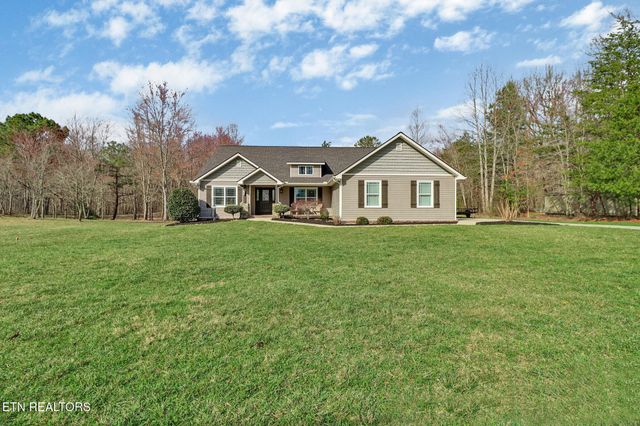 51 W Creek Drive, Crossville, TN 38572