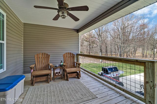 51 W Creek Drive, Crossville, TN 38572