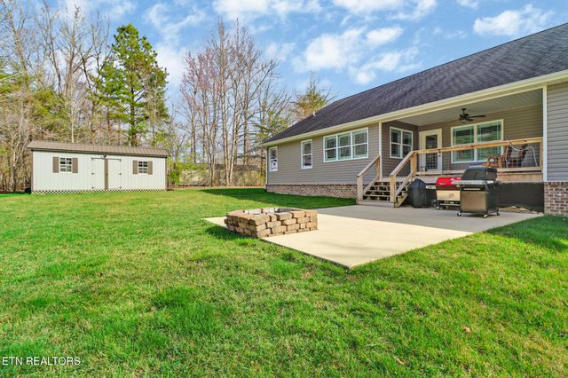 51 W Creek Drive, Crossville, TN 38572