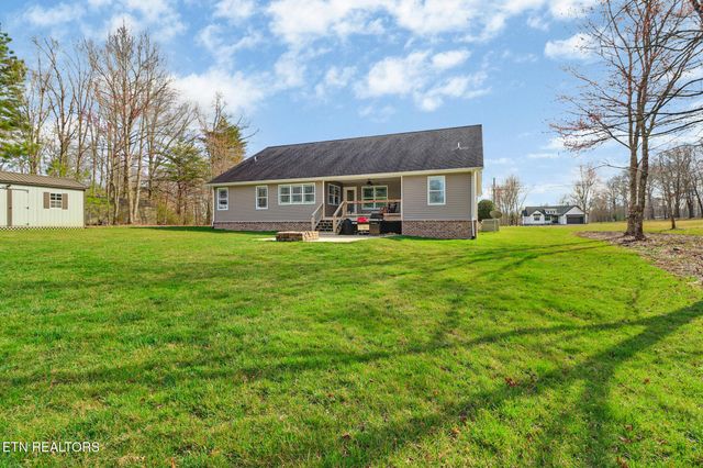 51 W Creek Drive, Crossville, TN 38572