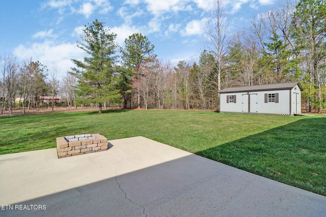 51 W Creek Drive, Crossville, TN 38572