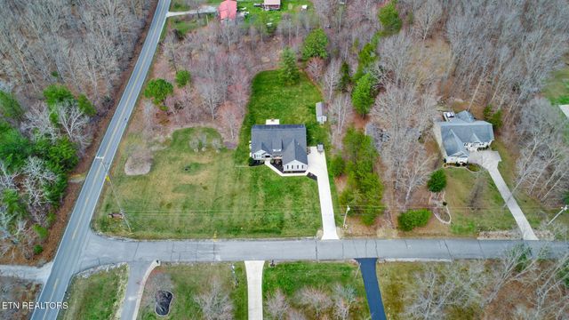 51 W Creek Drive, Crossville, TN 38572