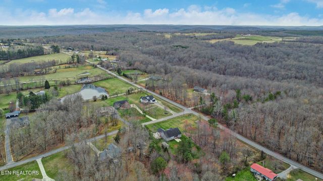 51 W Creek Drive, Crossville, TN 38572