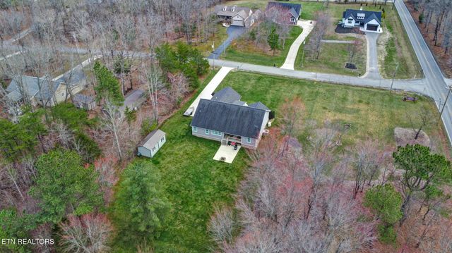 51 W Creek Drive, Crossville, TN 38572