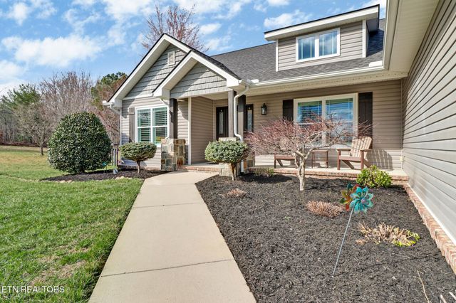 51 W Creek Drive, Crossville, TN 38572