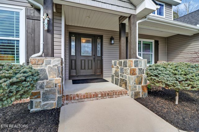 51 W Creek Drive, Crossville, TN 38572