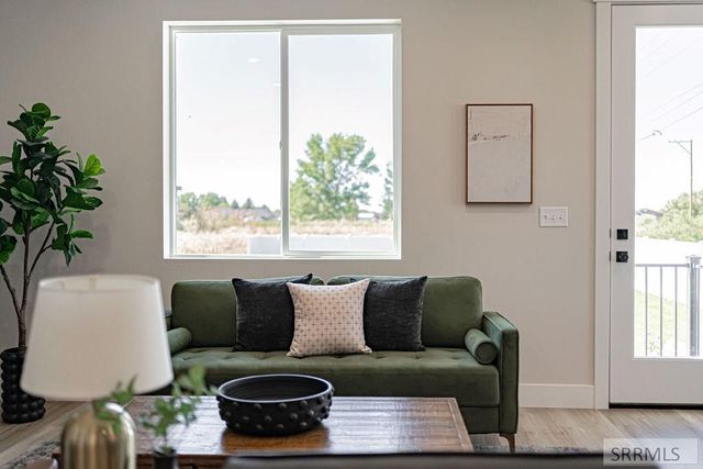 6469 Ender Ln, Idaho Falls, ID 83401