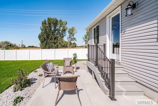 6469 Ender Ln, Idaho Falls, ID 83401