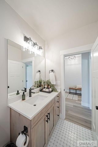 6469 Ender Ln, Idaho Falls, ID 83401