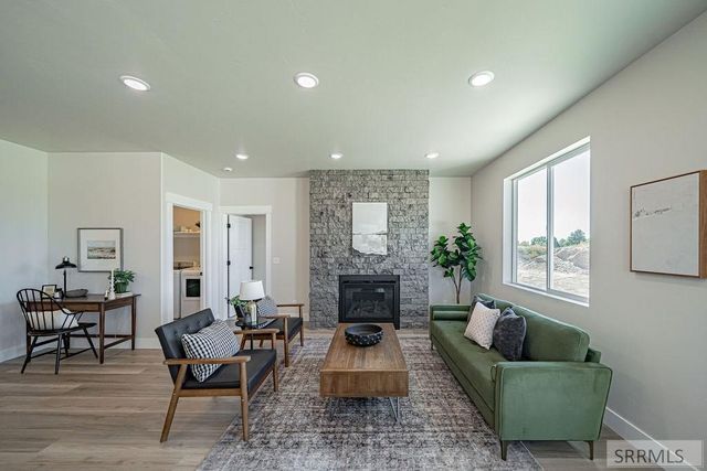 6469 Ender Ln, Idaho Falls, ID 83401