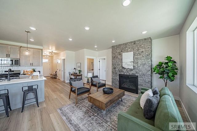 6469 Ender Ln, Idaho Falls, ID 83401