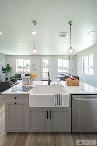 6469 Ender Ln, Idaho Falls, ID 83401