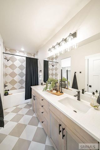 6469 Ender Ln, Idaho Falls, ID 83401