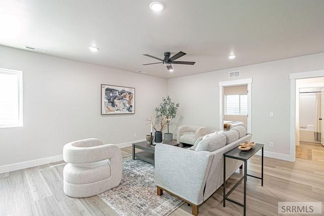 6469 Ender Ln, Idaho Falls, ID 83401