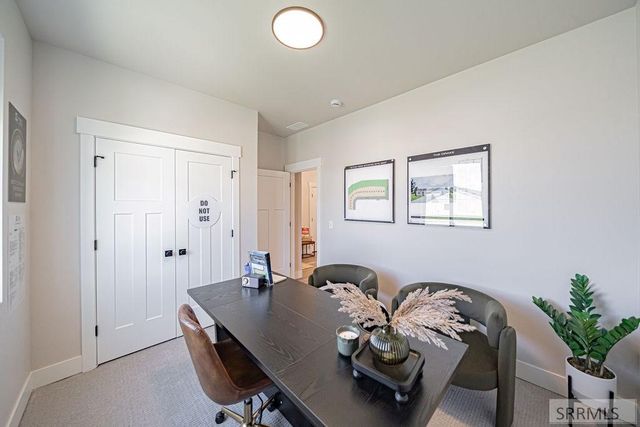 6469 Ender Ln, Idaho Falls, ID 83401