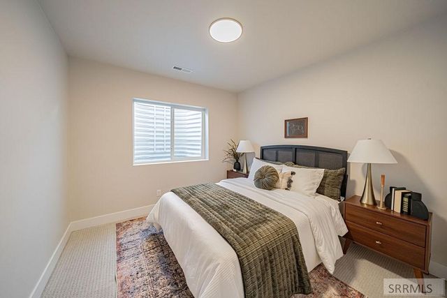 6469 Ender Ln, Idaho Falls, ID 83401