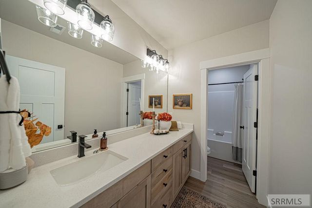 6469 Ender Ln, Idaho Falls, ID 83401