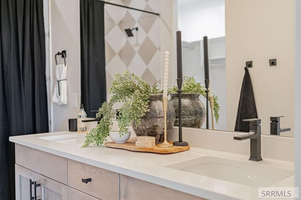 Image 20 of property listing at 6469 Ender Ln, Idaho Falls, ID 83401