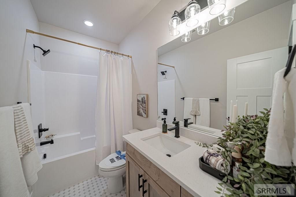 Image 34 of property listing at 6469 Ender Ln, Idaho Falls, ID 83401