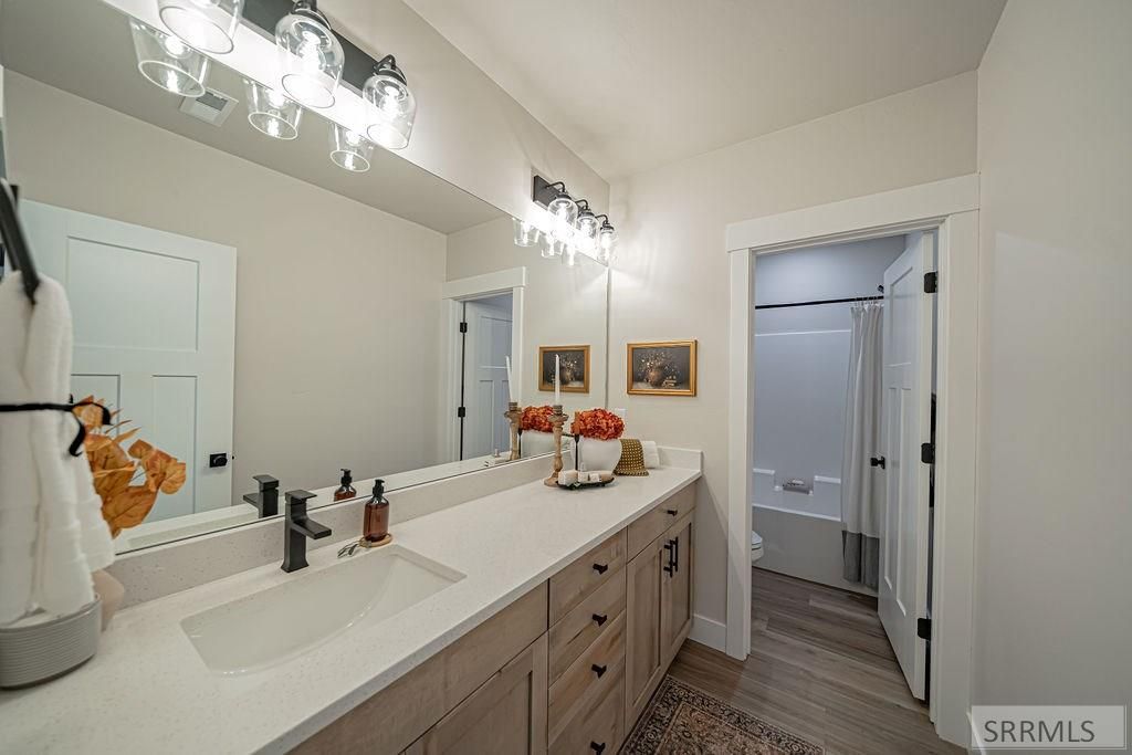 Image 8 of property listing at 6469 Ender Ln, Idaho Falls, ID 83401