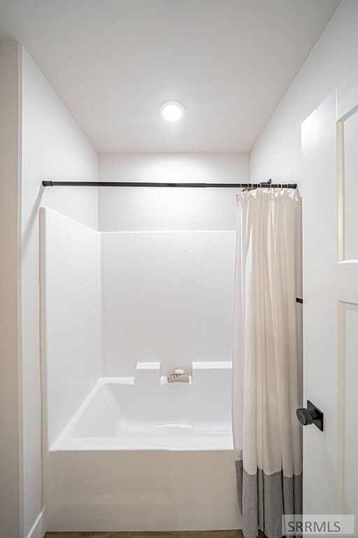 Image 9 of property listing at 6469 Ender Ln, Idaho Falls, ID 83401